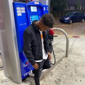 Meet your Posher, Stephen